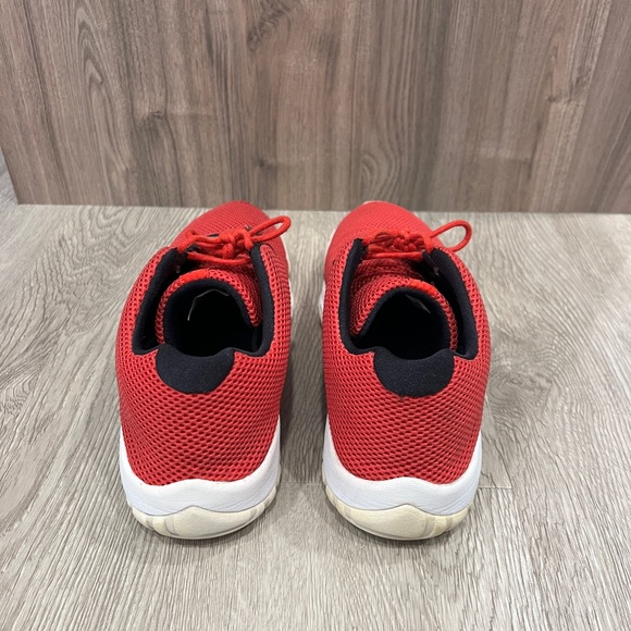 Jordan Future Lows in University Red - Picture 4 of 9